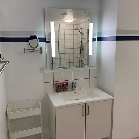 Glamsbjerghus Апарт-отель 3*