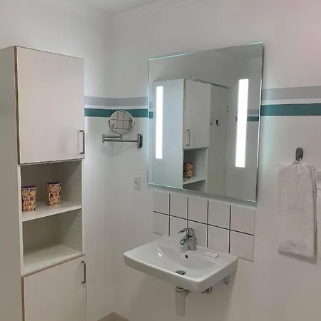 Glamsbjerghus Апарт-отель 3*